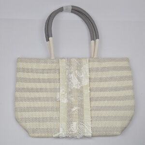 NEW Stella & Dot Cay Tote with Protective Packaging